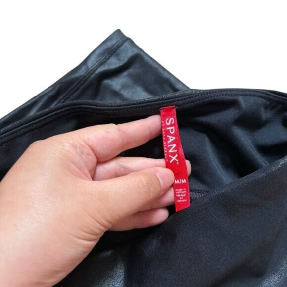 Spanx Black Faux Leather 27" Leggings Size Medium - Picture 3 of 5